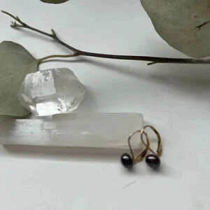 14K gold & Black Tahitian Pearl  Earrings